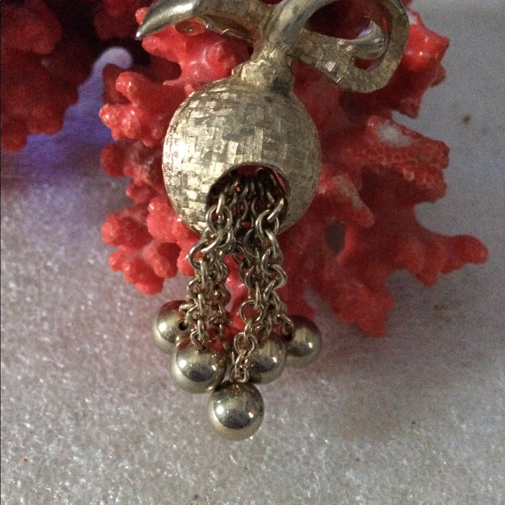 Vintage Vintage Gold Tone Brooch